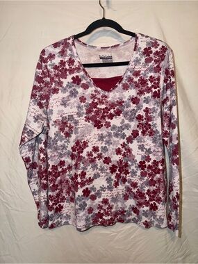 Basic Editions Women’s V-Neck Long Sleeve Floral Top in Burgundy and Gray